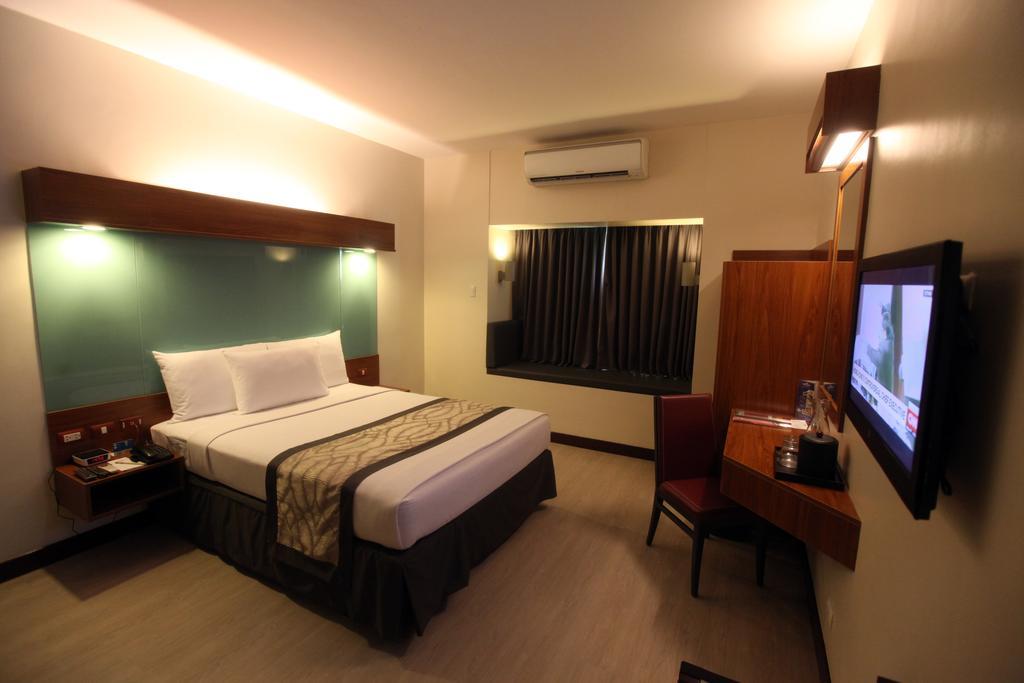 Microtel By Wyndham Up Technohub Hotel Quezon City