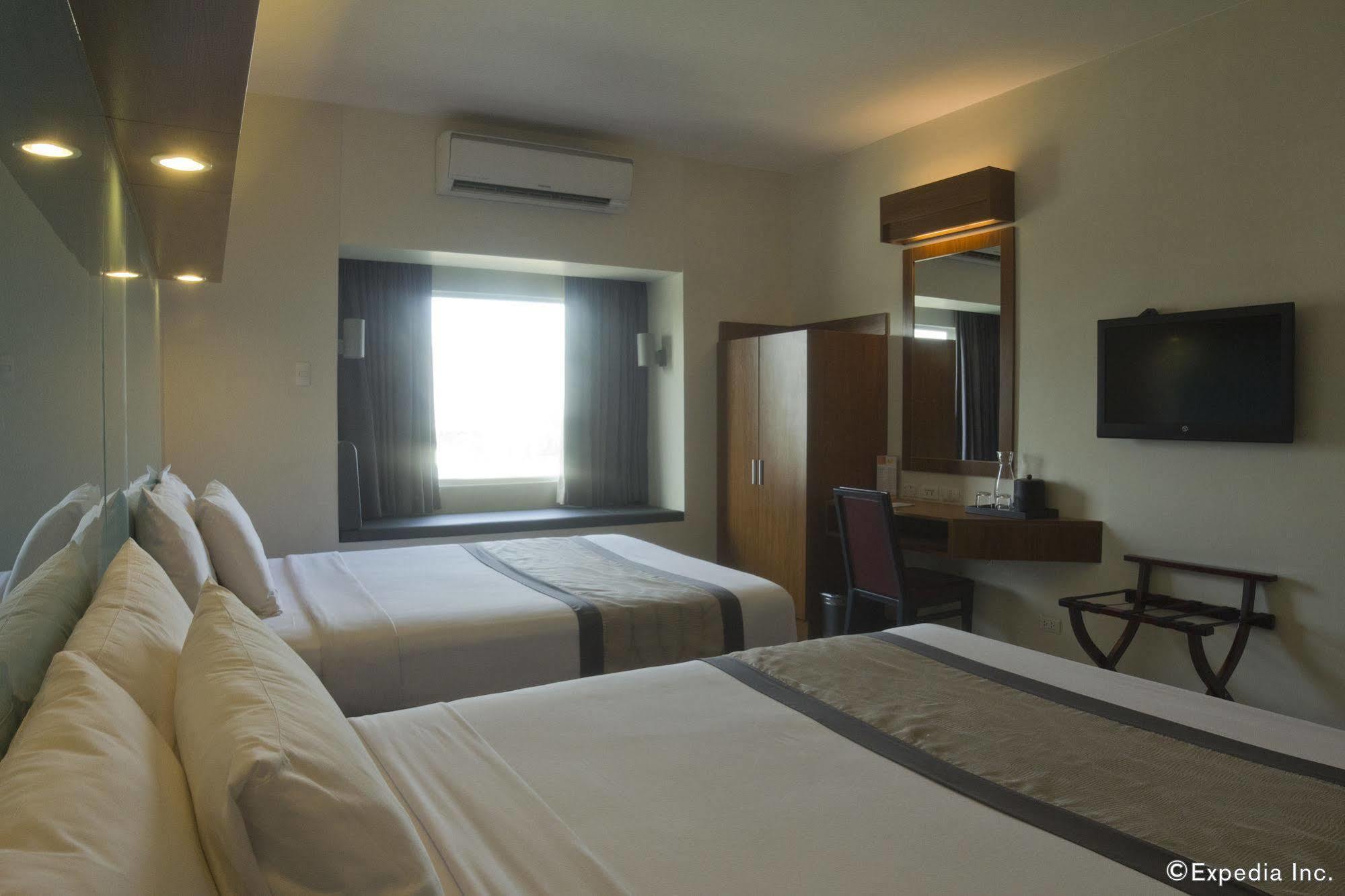 Microtel By Wyndham Up Technohub Hotel 3*