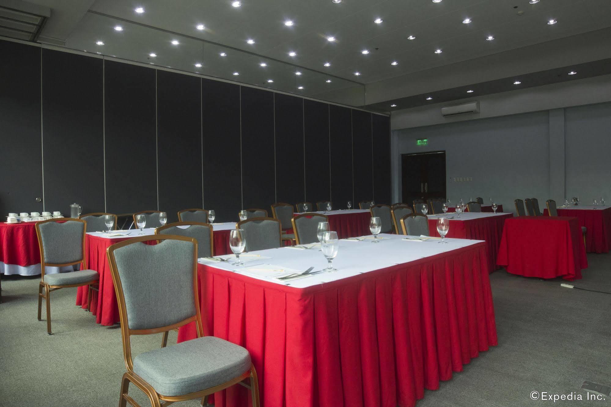 Microtel By Wyndham Up Technohub Hotel 3*
