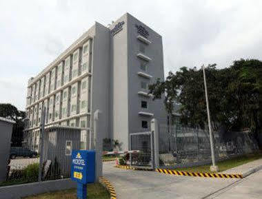 Microtel By Wyndham Up Technohub Hotel Quezon City