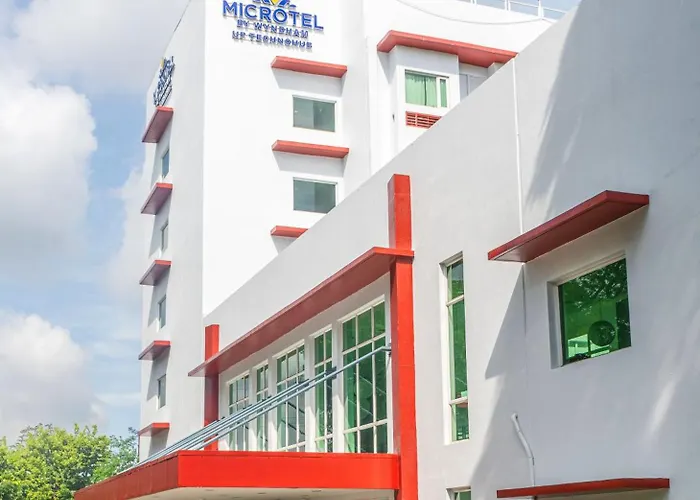 Microtel By Wyndham Up Technohub