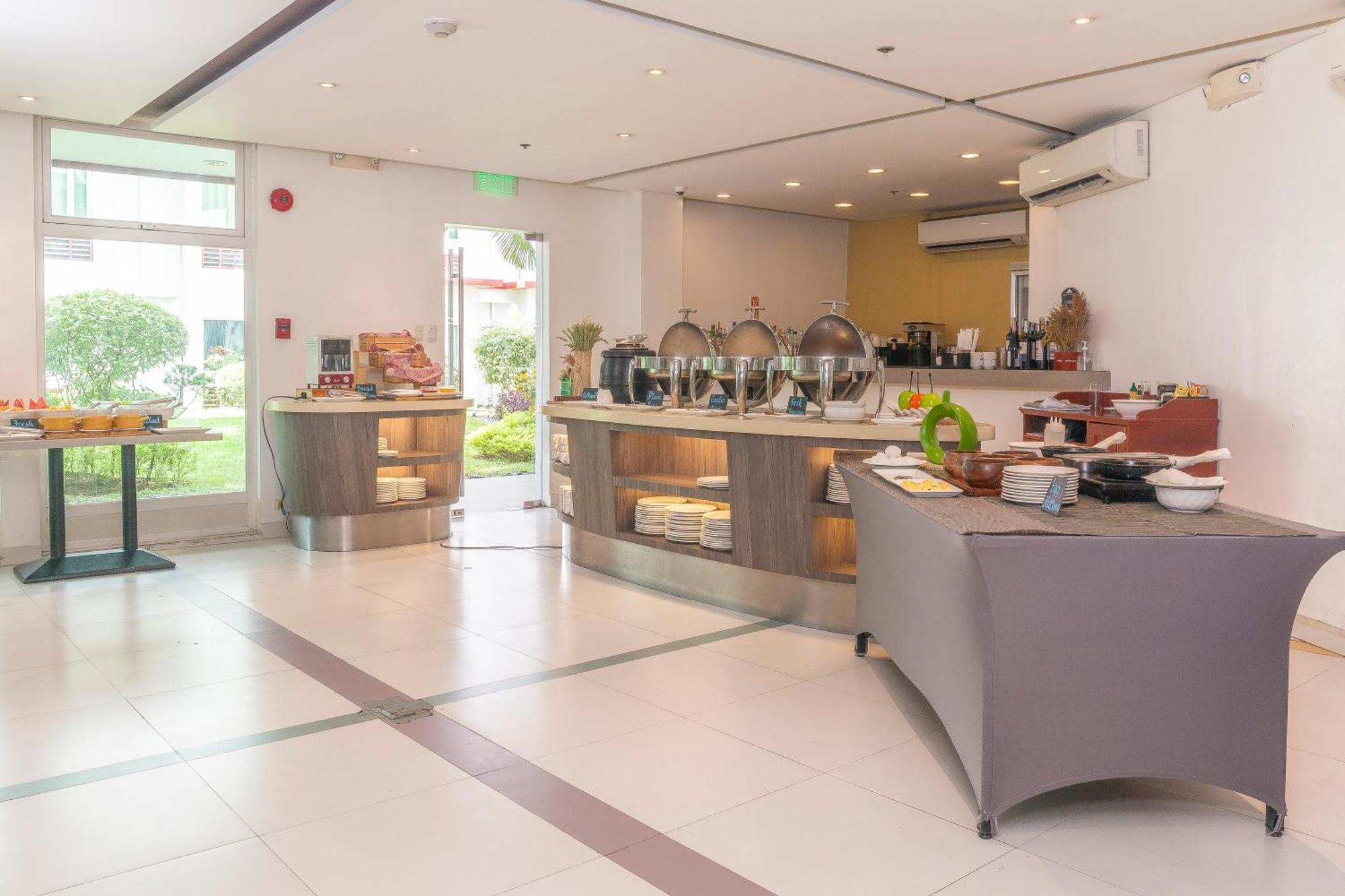 Hotel Microtel By Wyndham Up Technohub 3*